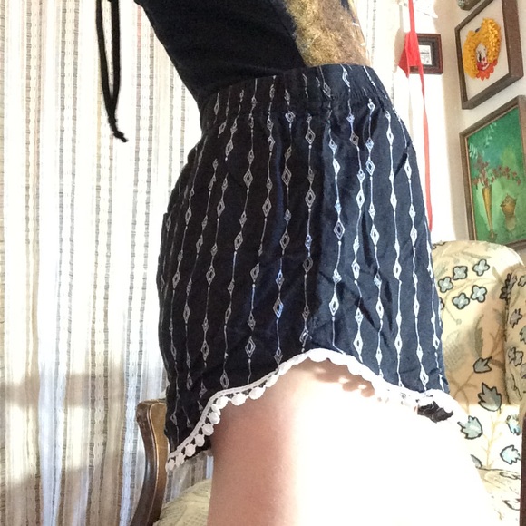 SOLD Viscose Lace Trim Flowy Black Beach Shorts - Picture 3 of 6